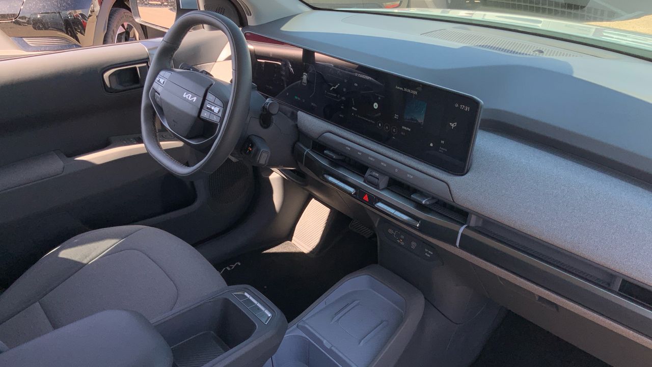 Kia EV3 BEV 81KWH 150KW EARTH AUTO 204 5P