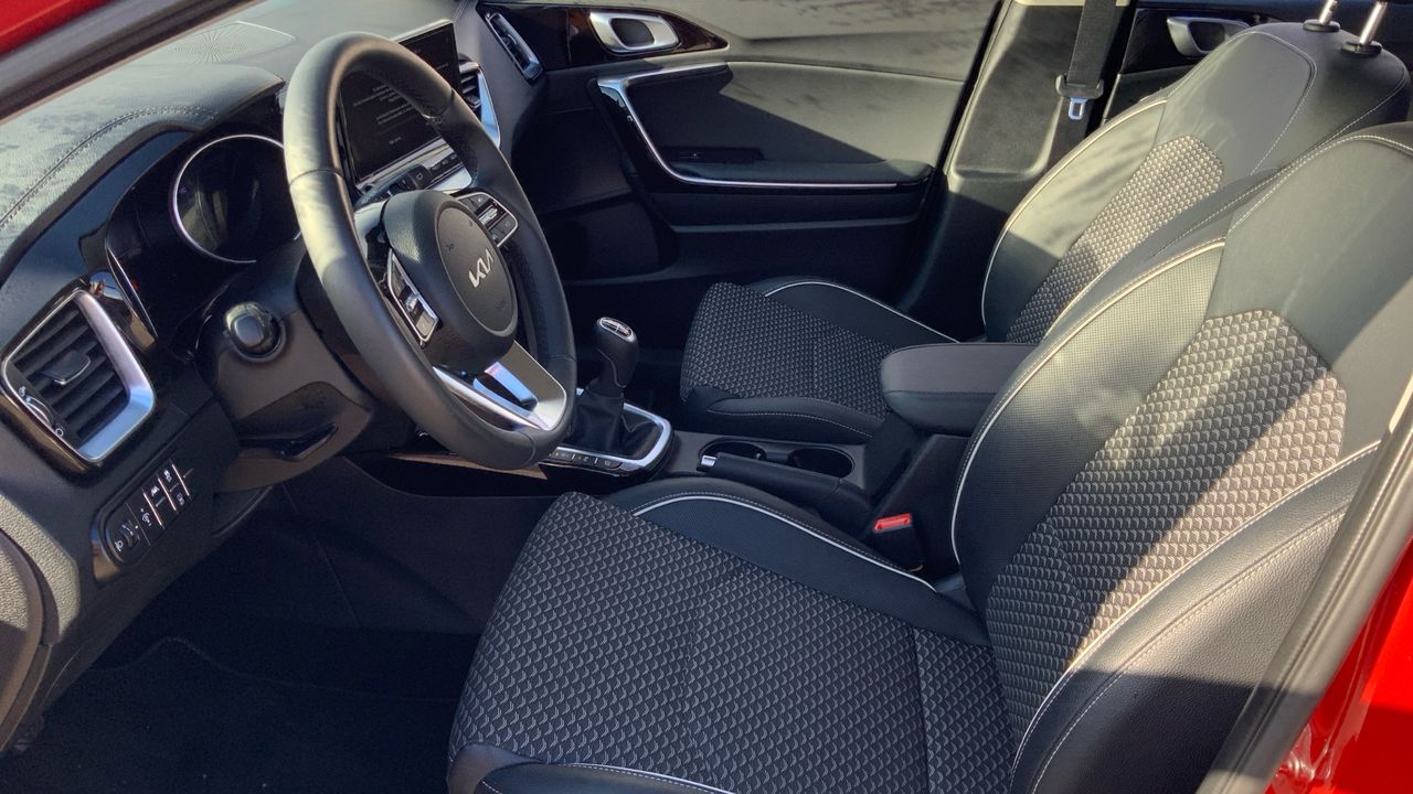 Kia Ceed 1.6 MHEV 100KW TECH 136 5P