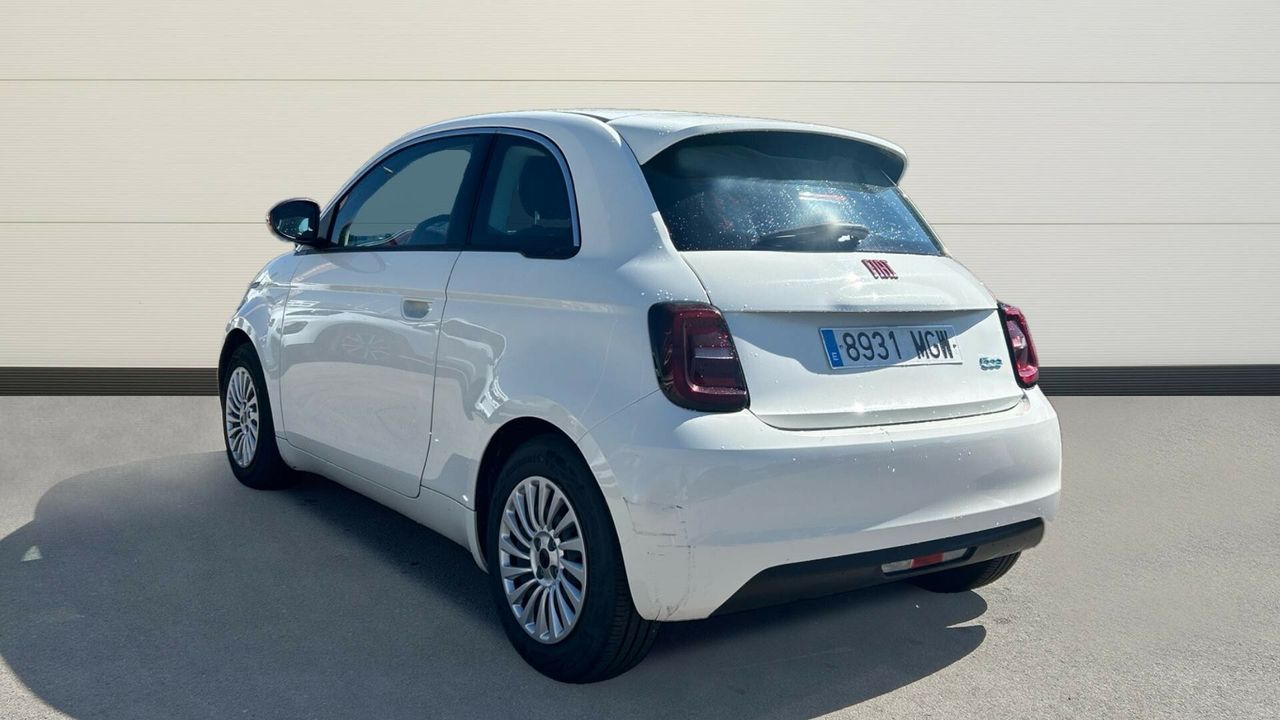Fiat Solara BEV 42KWH RED 118 3P