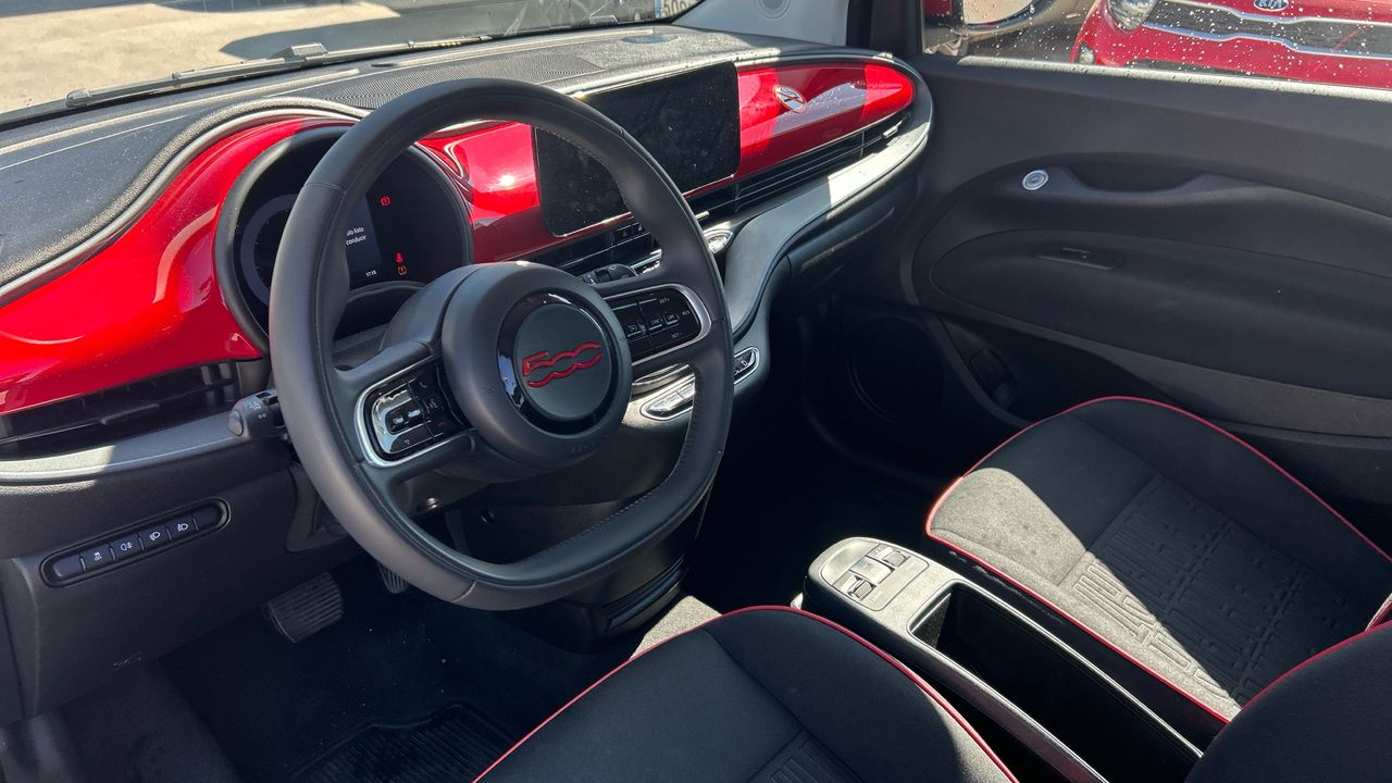 Fiat Solara BEV 42KWH RED 118 3P
