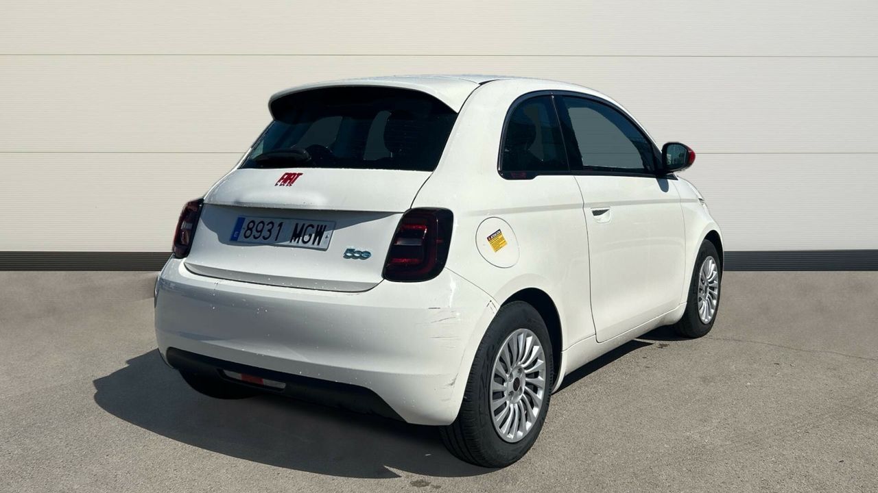 Fiat Solara BEV 42KWH RED 118 3P