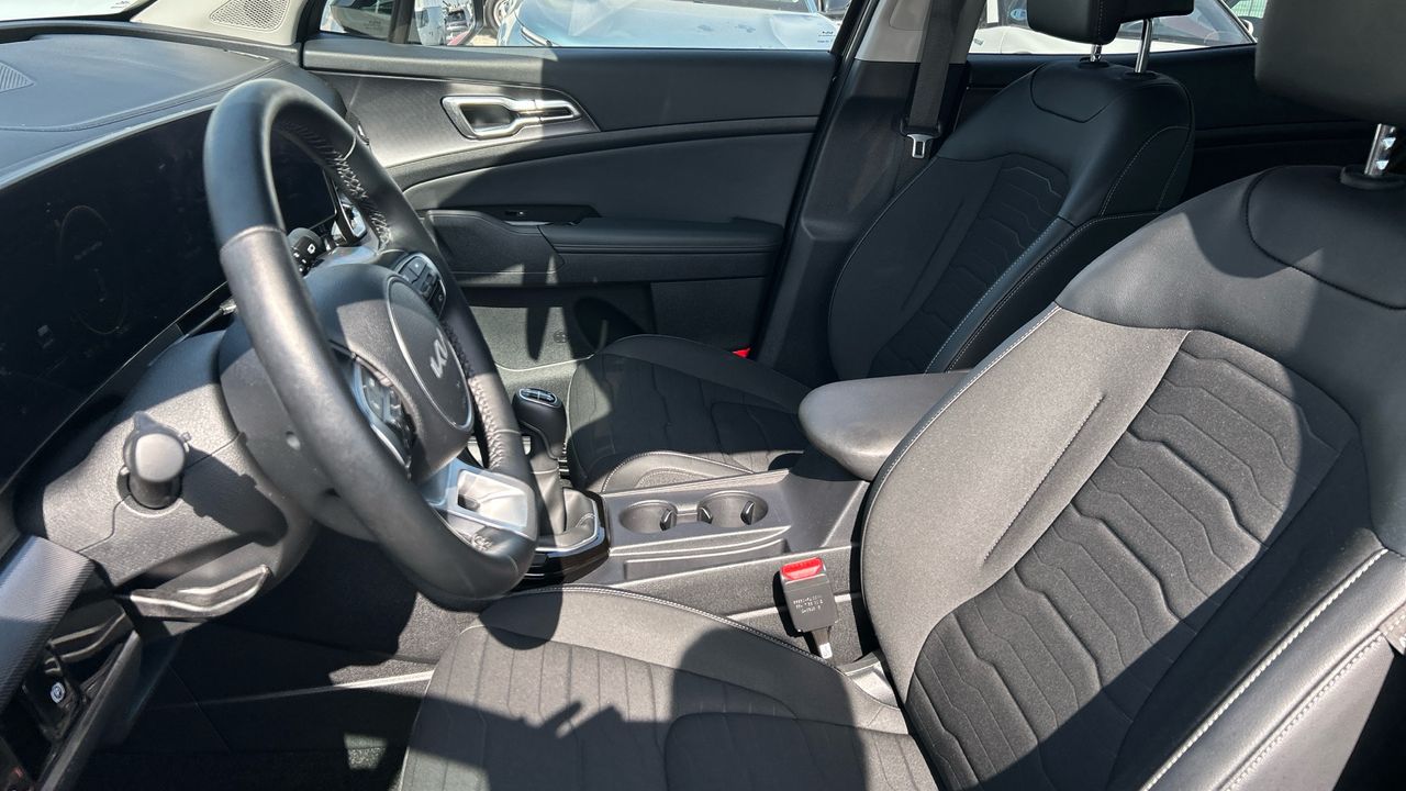Kia Sportage 1.6 CRDI MHEV 100KW TECH 136 5P