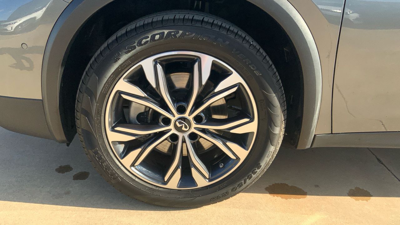 Infiniti QX30 2.2D PREMIUM DCT 4WD 170 5P