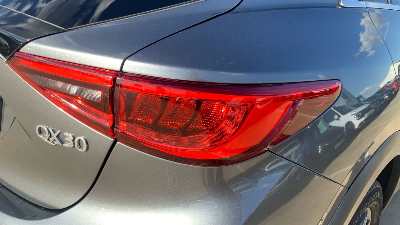 Infiniti QX30 2.2D PREMIUM DCT 4WD 170 5P