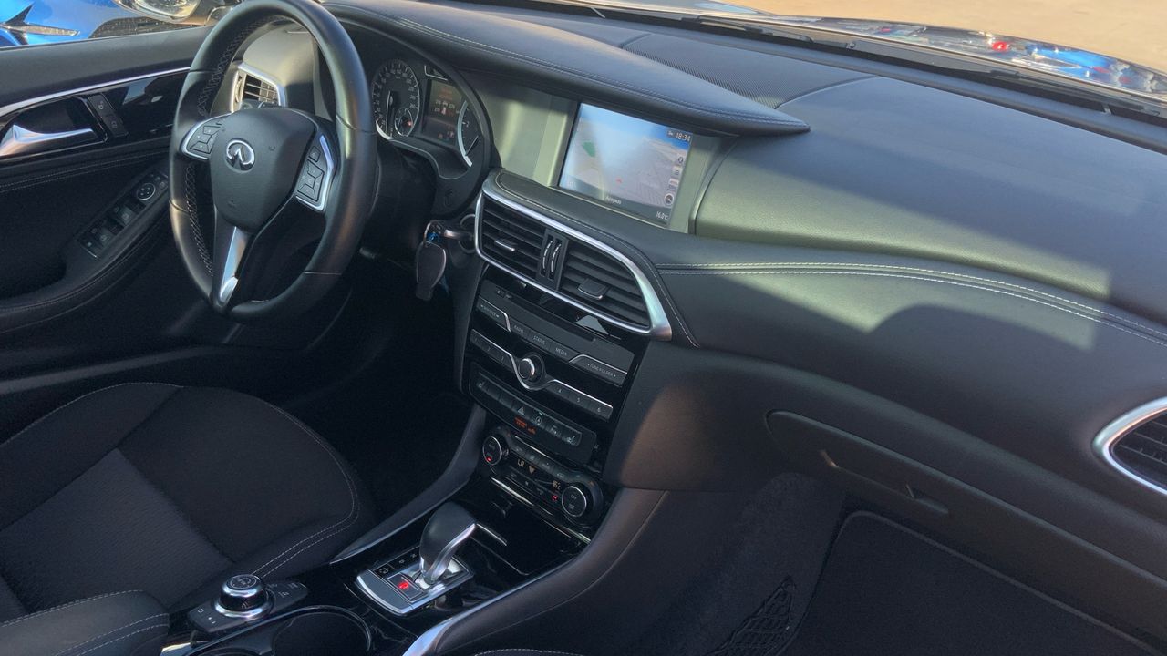 Infiniti QX30 2.2D PREMIUM DCT 4WD 170 5P