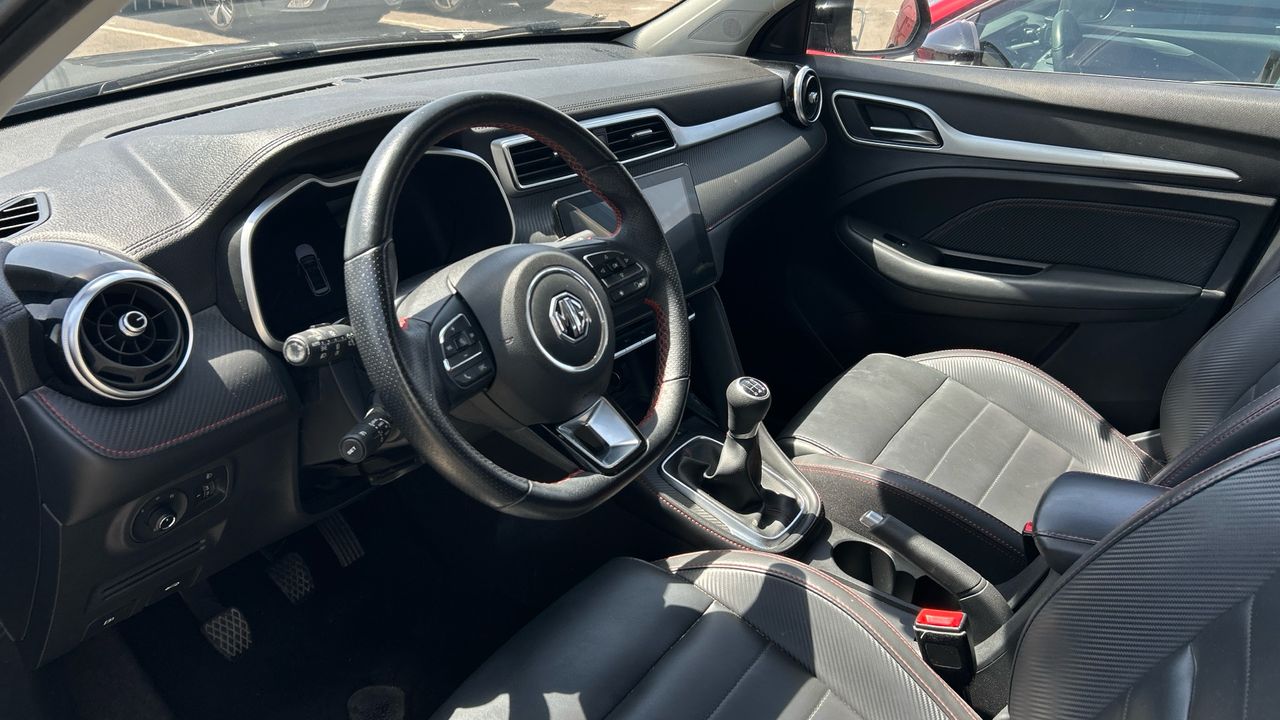 MG ZS 1.5 LUXURY 106 5P