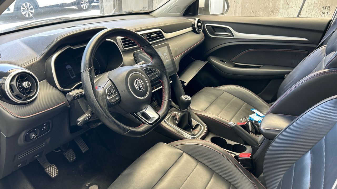MG ZS 1.5 LUXURY 106 5P