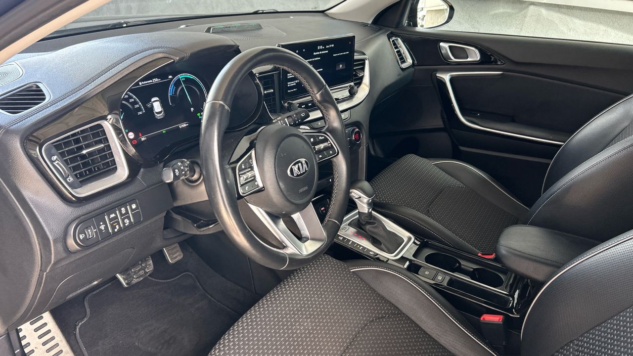 Kia XCeed 1.6 GDI PHEV EMOTION 141 5P