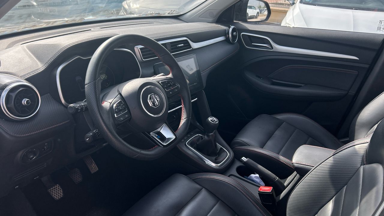 MG ZS 1.5 LUXURY 106 5P