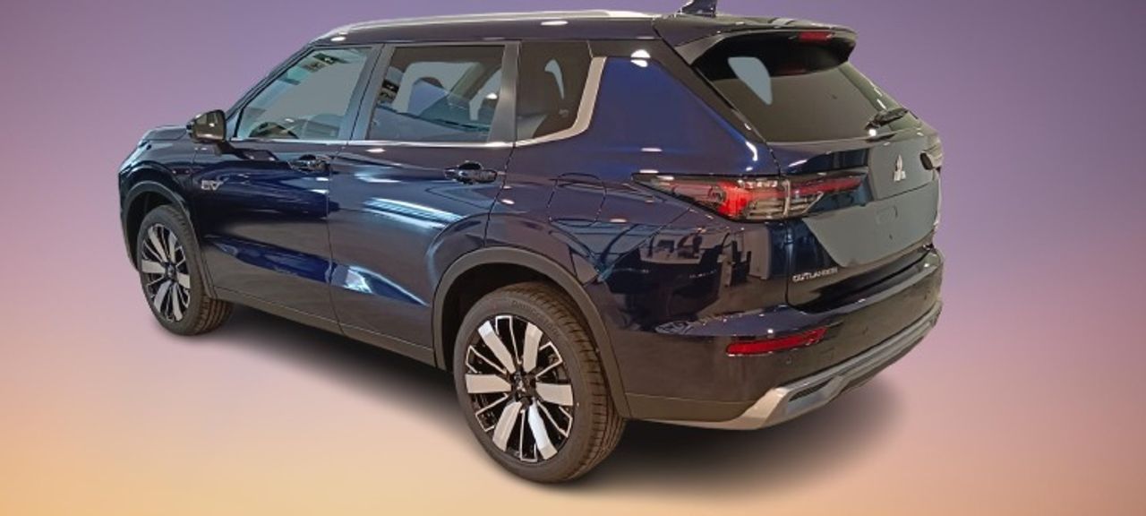 Mitsubishi Outlander 2.4 PHEV KAITEKI 306 5P