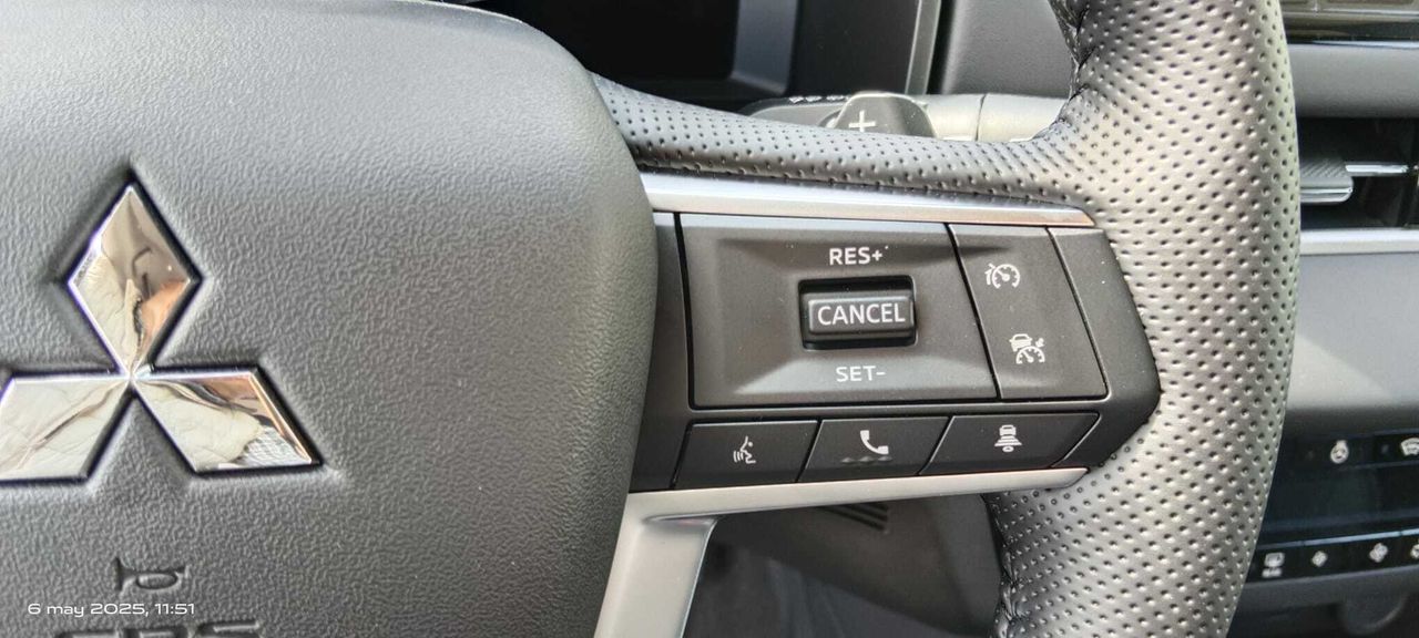 Mitsubishi Outlander 2.4 PHEV KAITEKI 306 5P