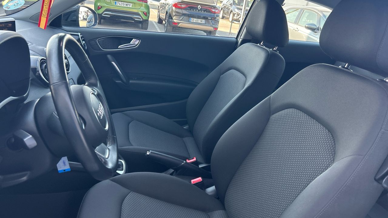 Audi A1 1.4 TFSI S TRONIC ATTRACTION 125 3P