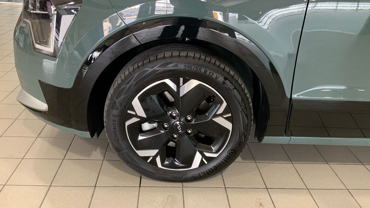 Kia Niro BEV 65KWH 150KW E-NIRO EMOTION 204 5P