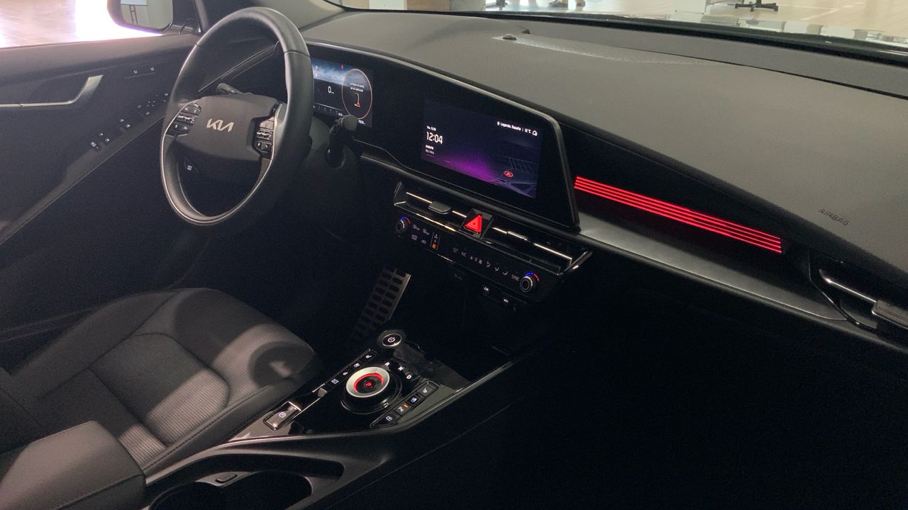 Kia Niro BEV 65KWH 150KW E-NIRO EMOTION 204 5P