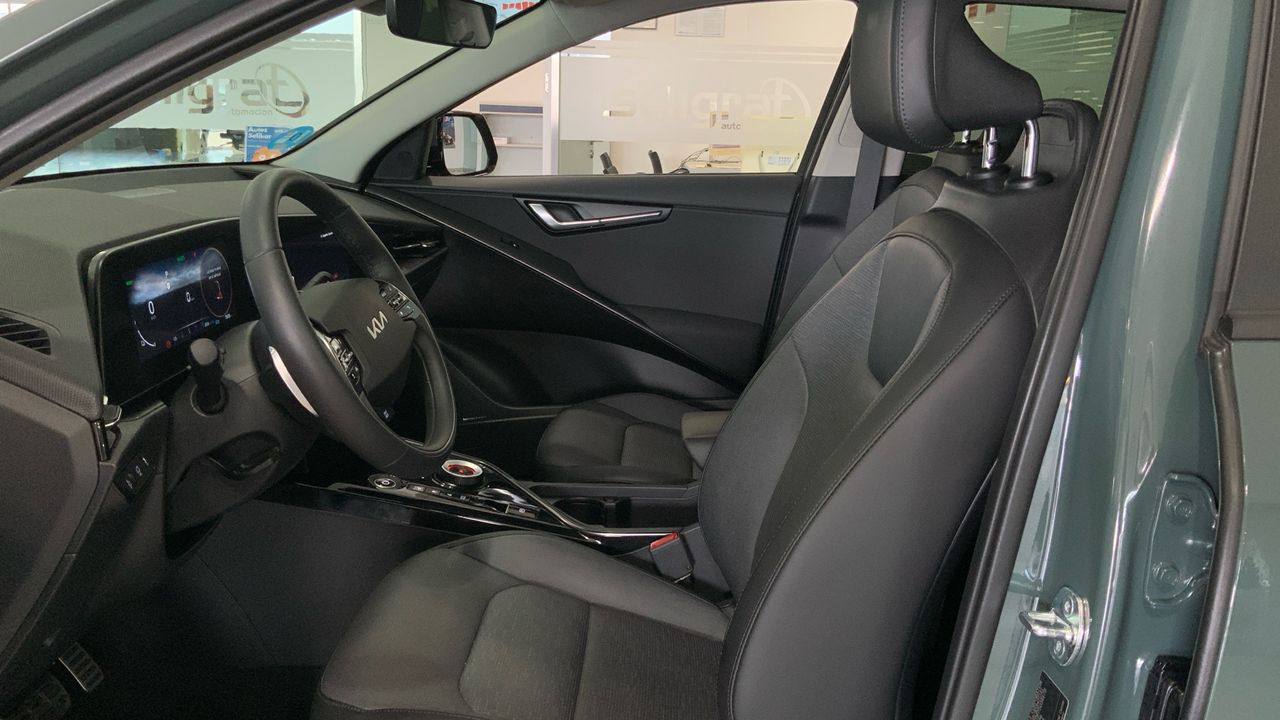 Kia Niro BEV 65KWH 150KW E-NIRO EMOTION 204 5P