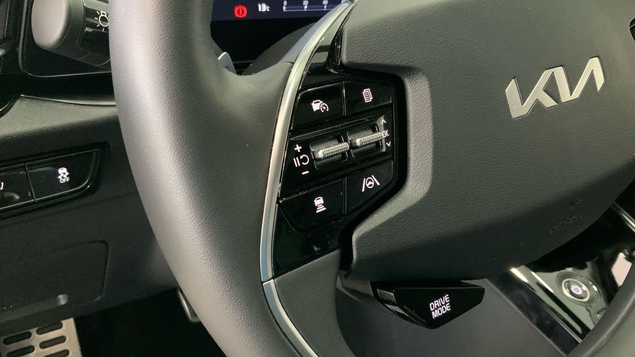 Kia Niro BEV 65KWH 150KW E-NIRO EMOTION 204 5P