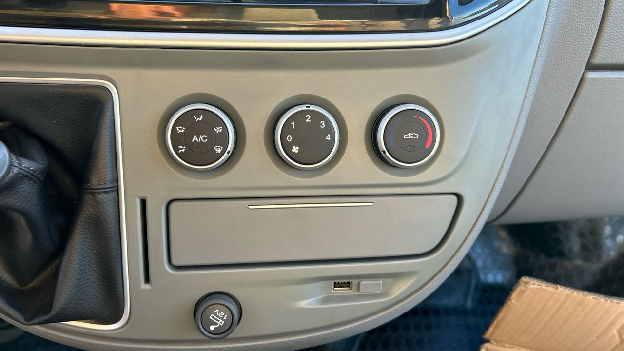 Maxus V80 2.5 V80 LWB H2 136 4P