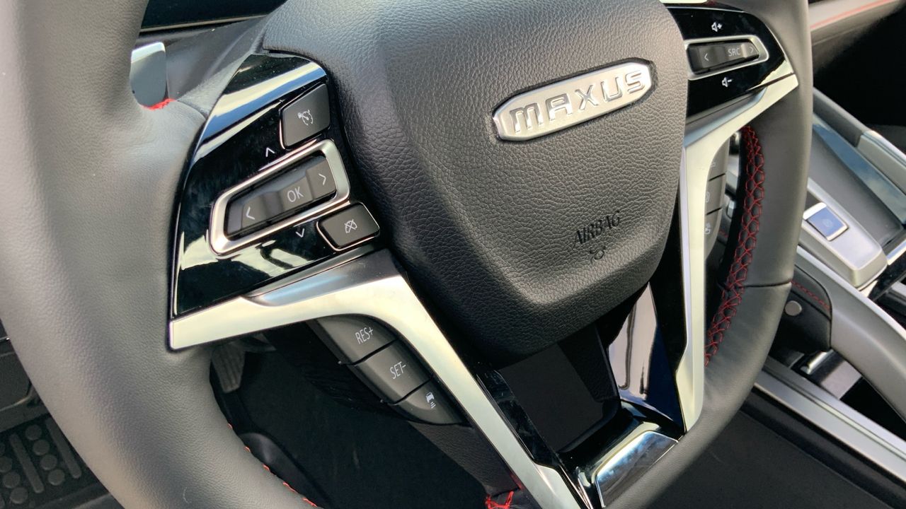 Maxus T60 MAX 2.0D 8AT 4WD 215 4P