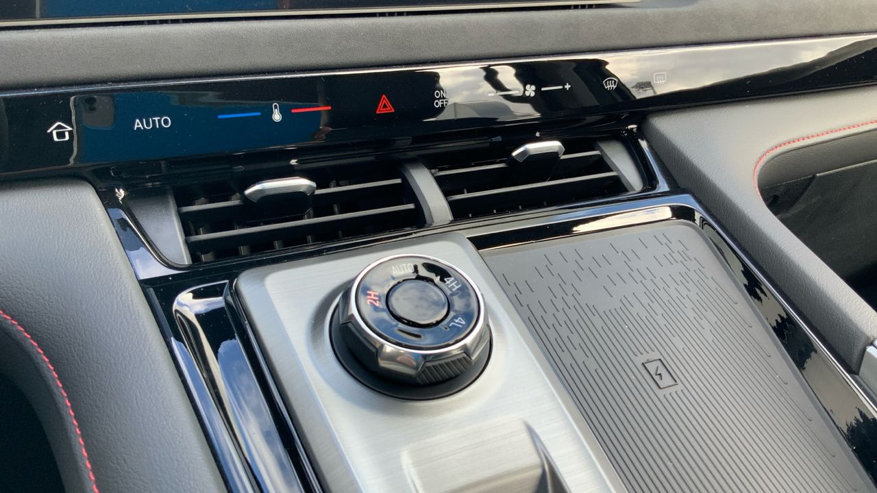 Maxus T60 MAX 2.0D 8AT 4WD 215 4P