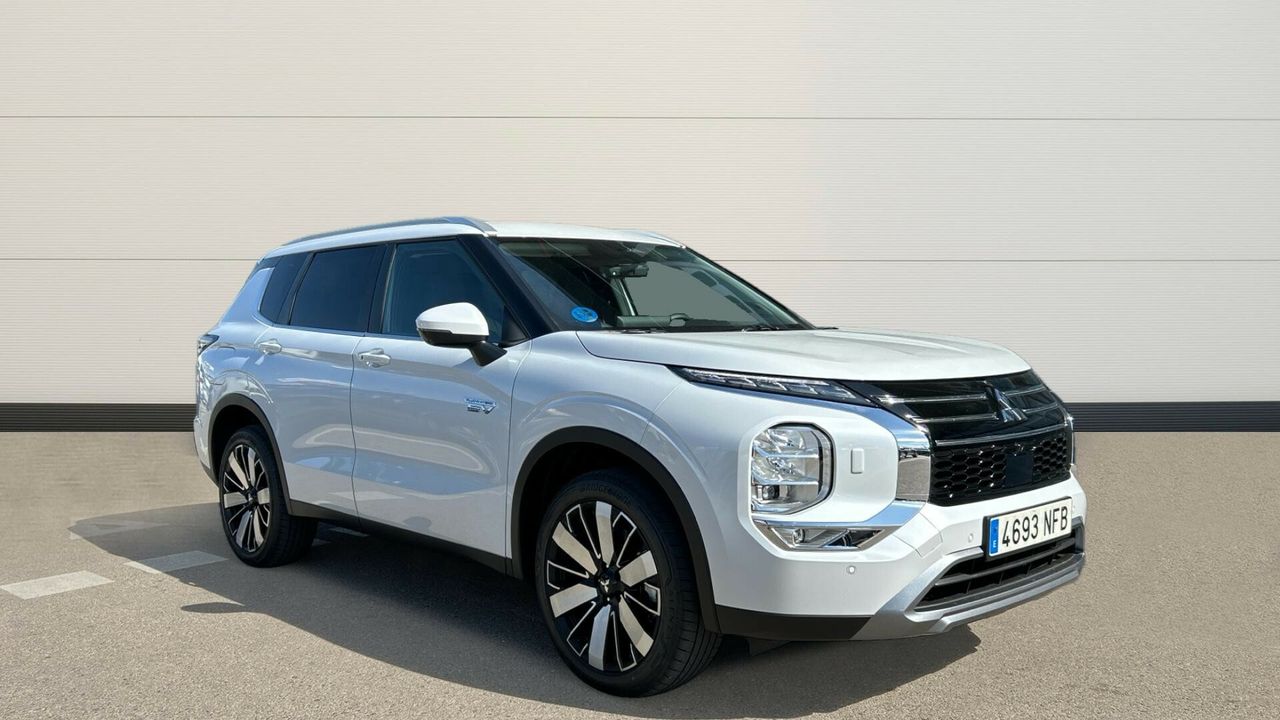 Mitsubishi Outlander 2.4 PHEV KAITEKI 306 5P