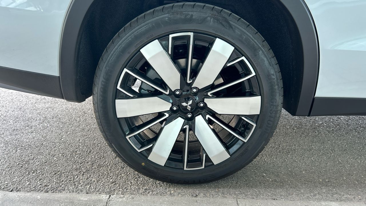 Mitsubishi Outlander 2.4 PHEV KAITEKI 306 5P