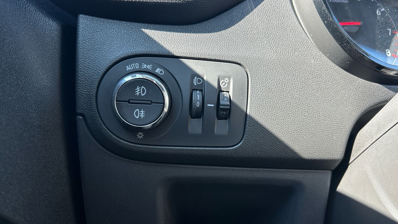 Opel Crossland X 1.2 81KW DESIGN LINE 120 ANIVER S/S AUTO 110 5P