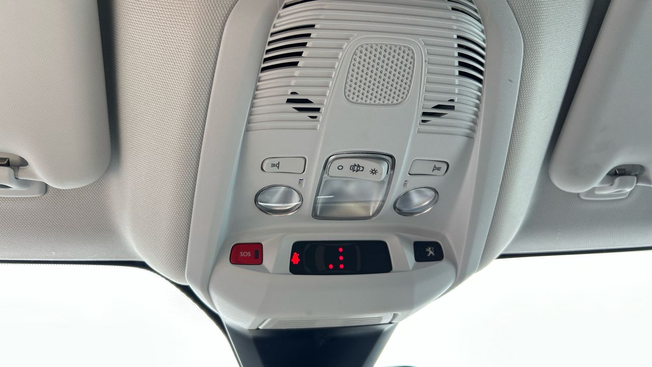 Peugeot 3008 1.2 PURETECH 96KW ALLURE S&S 130 5P