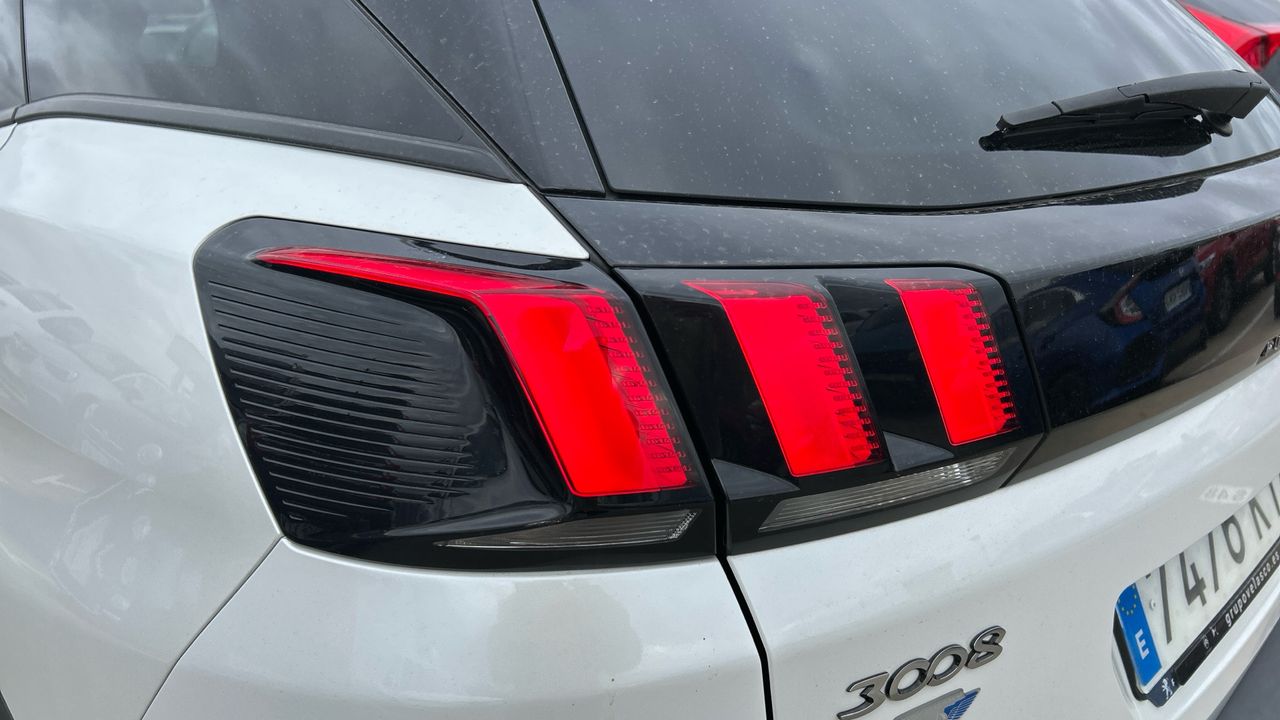 Peugeot 3008 1.2 PURETECH 96KW ALLURE S&S 130 5P