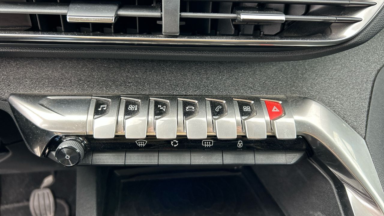 Peugeot 3008 1.2 PURETECH 96KW ALLURE S&S 130 5P