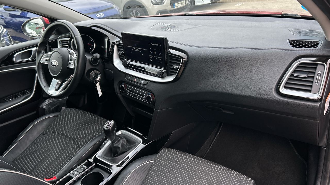 Kia XCeed 1.6 MHEV 100KW TECH 136 5P