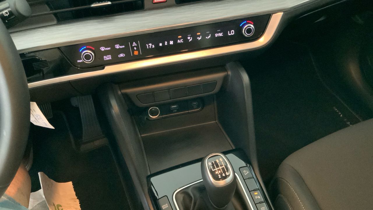 Kia Sportage 1.6 CRDI MHEV 100KW DRIVE 136 5P