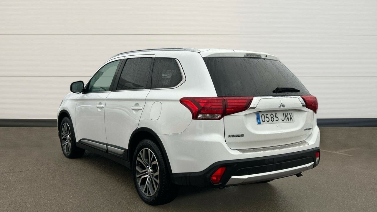 Mitsubishi Outlander 2.3 220 DI-D KAITEKI AUTO 4WD 150 5P 7 Plazas