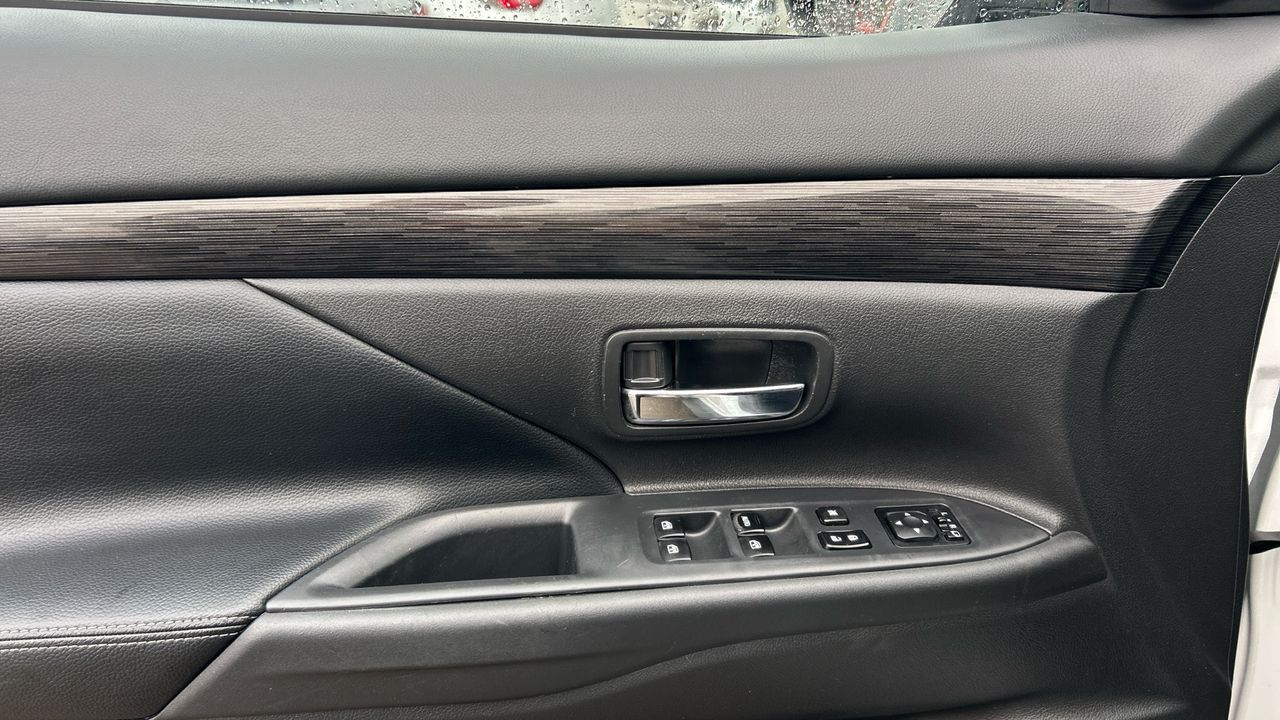 Mitsubishi Outlander 2.3 220 DI-D KAITEKI AUTO 4WD 150 5P 7 Plazas