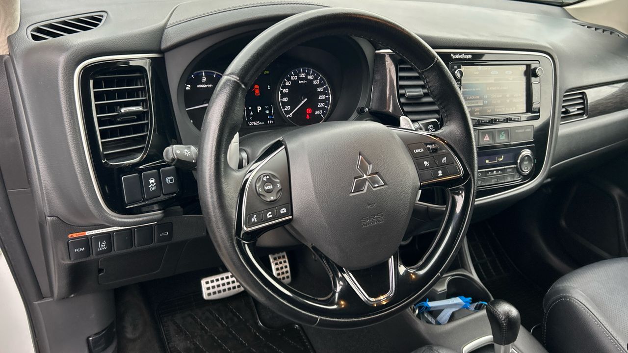 Mitsubishi Outlander 2.3 220 DI-D KAITEKI AUTO 4WD 150 5P 7 Plazas