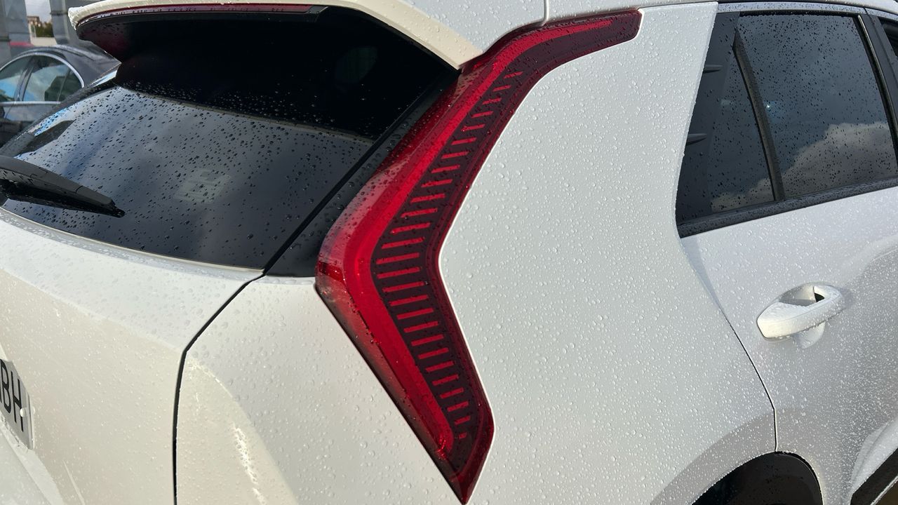 Kia Niro 1.6 GDI HEV EMOTION 129 5P