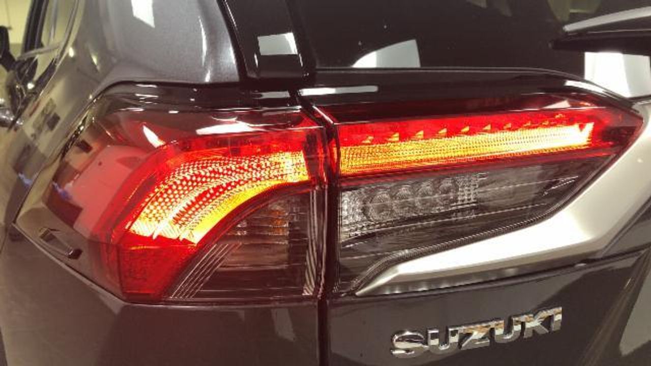 Suzuki Across 2.5 PLUG-IN HYBRID 4WD AUTO 306 5P