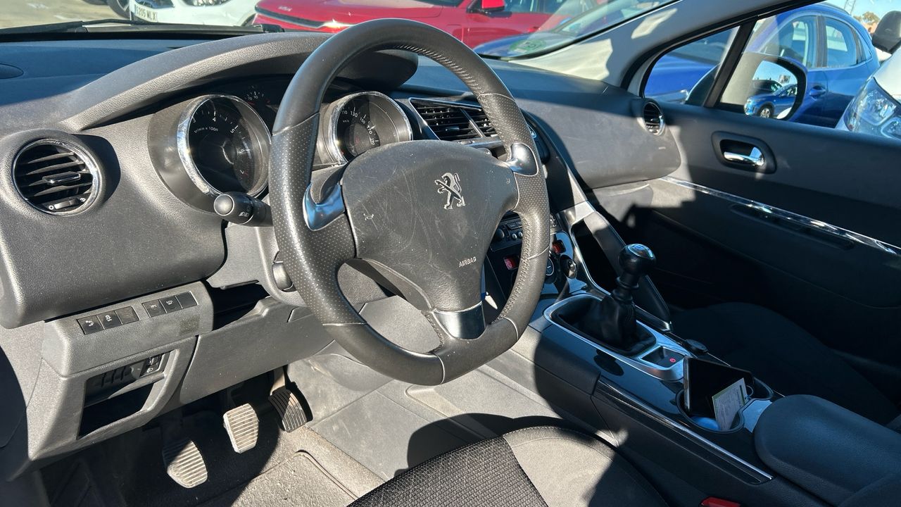 Peugeot 3008 1.2 PURETECH STYLE 130 5P