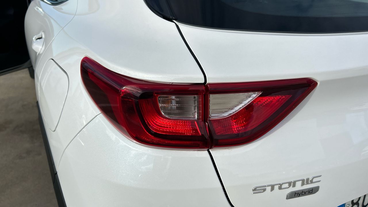 Kia Stonic 1.0 T-GDI MHEV IMT 74KW DRIVE 100 5P