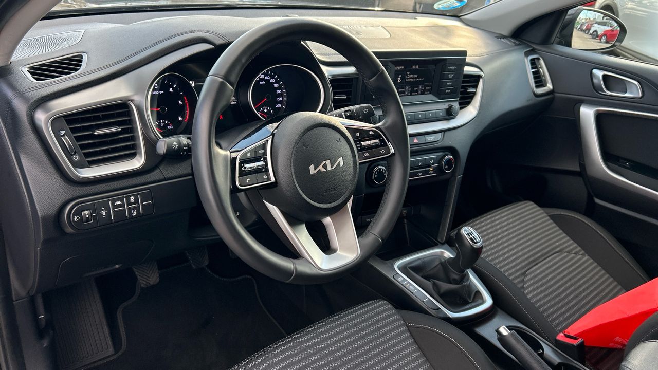 Kia XCeed 1.6 MHEV 100KW CONCEPT 136 5P