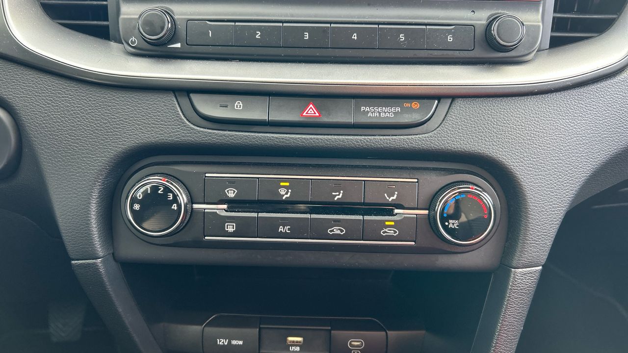 Kia XCeed 1.6 MHEV 100KW CONCEPT 136 5P