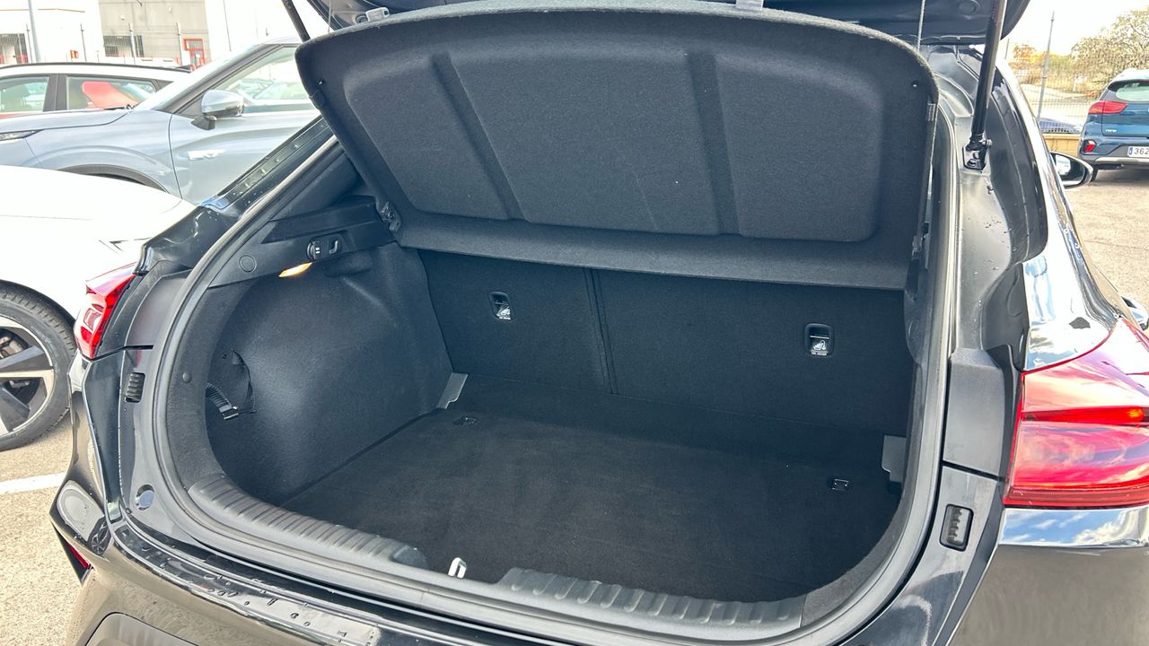 Kia XCeed 1.6 MHEV 100KW CONCEPT 136 5P