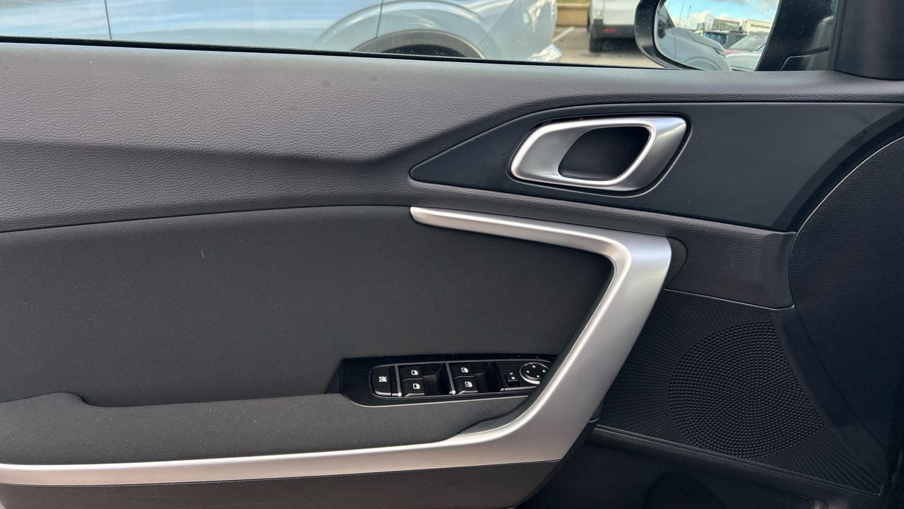 Kia XCeed 1.6 MHEV 100KW CONCEPT 136 5P