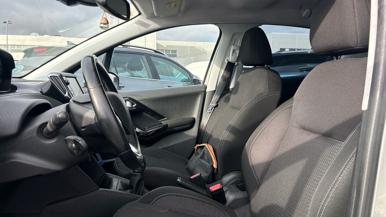 Peugeot 208 1.2L PURETECH 81KW ALLURE 110 5P