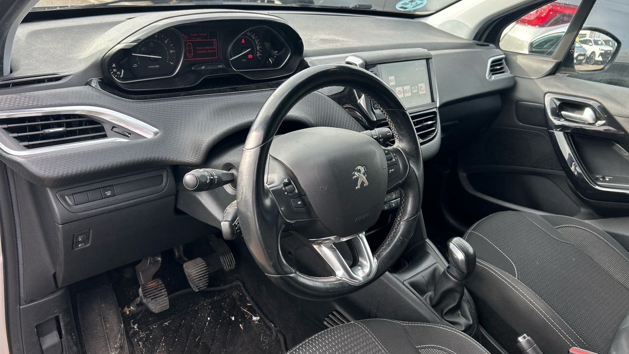 Peugeot 208 1.2L PURETECH 81KW ALLURE 110 5P