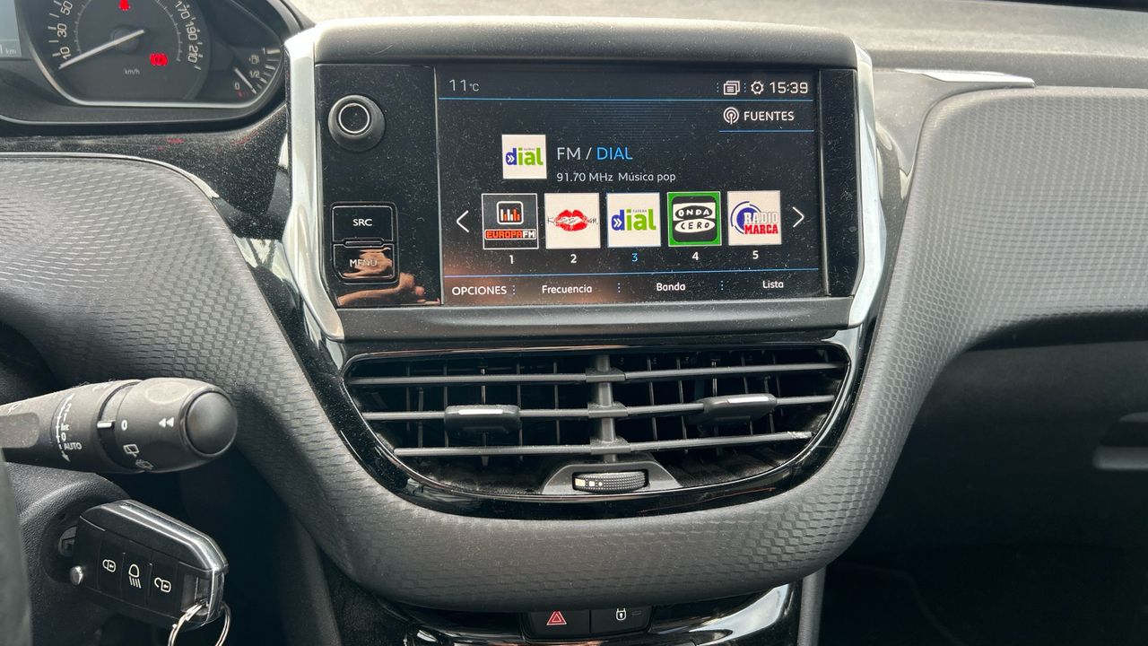 Peugeot 208 1.2L PURETECH 81KW ALLURE 110 5P