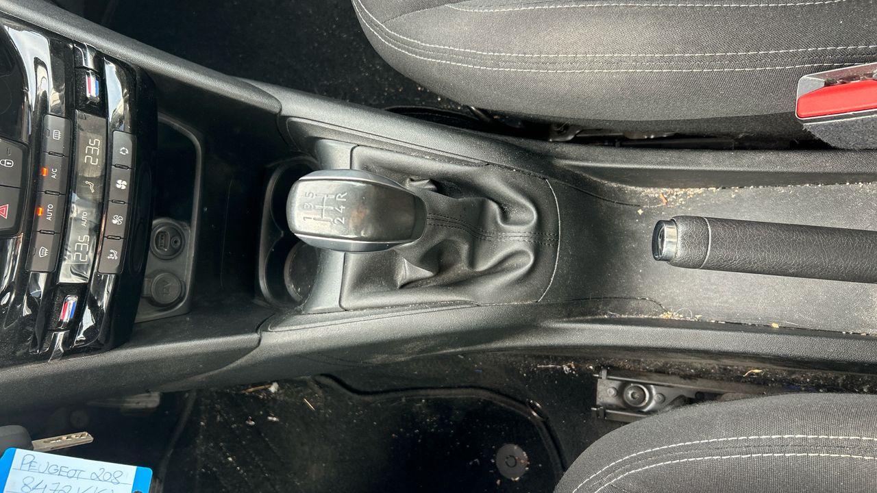 Peugeot 208 1.2L PURETECH 81KW ALLURE 110 5P