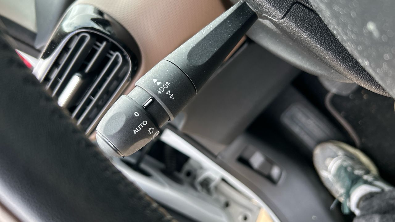 Citroën C4 Cactus 1.6 BLUEHDI 100 FEEL EDITION 100 5P