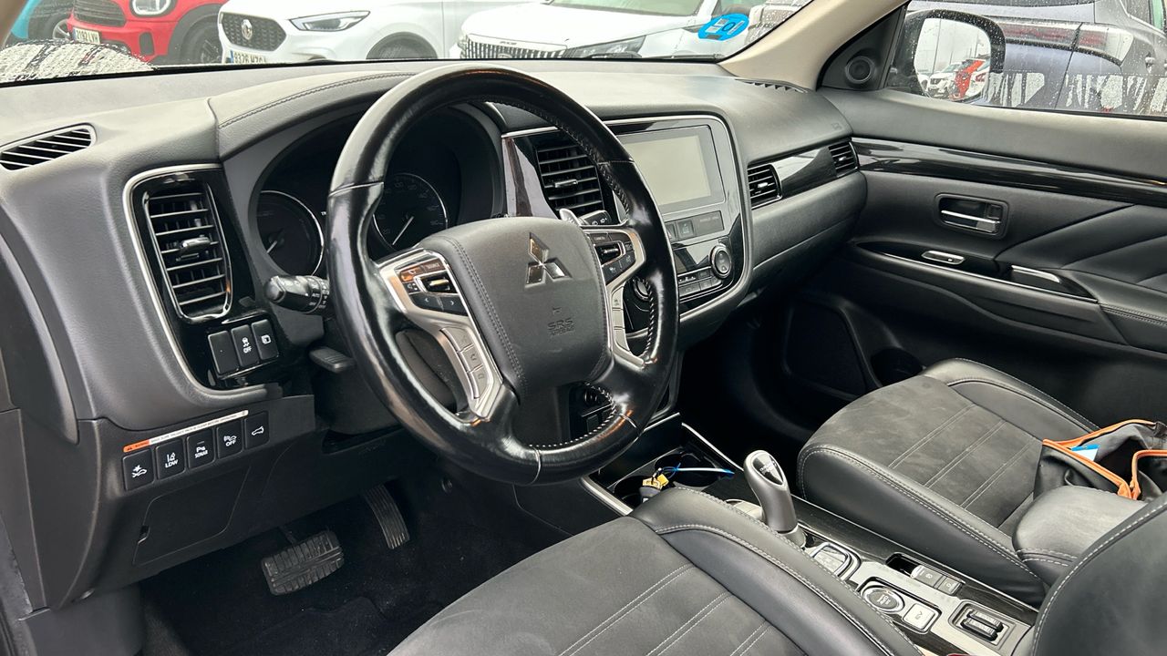 Mitsubishi Outlander 2.0 PHEV KAITEKI AUTO 4WD 203 5P