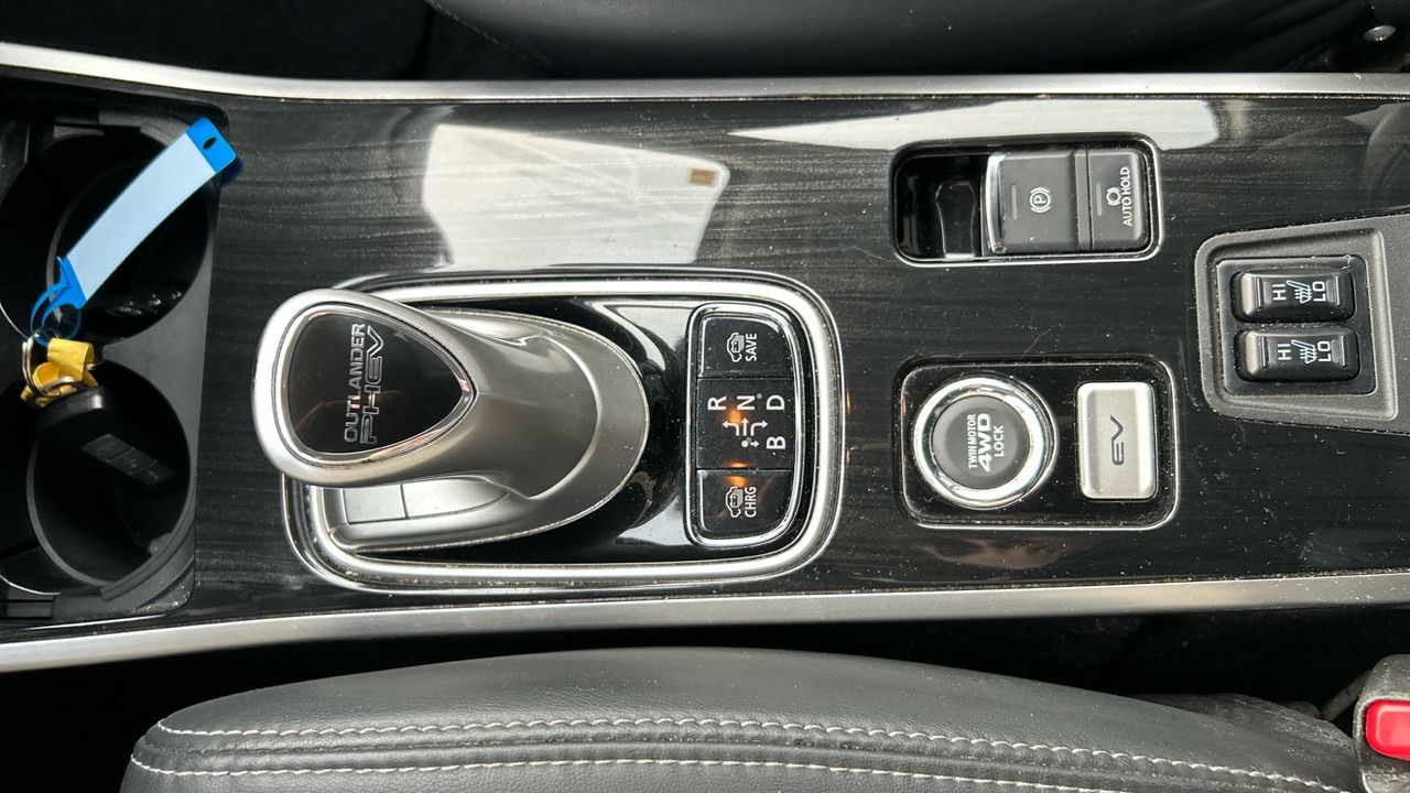 Mitsubishi Outlander 2.0 PHEV KAITEKI AUTO 4WD 203 5P