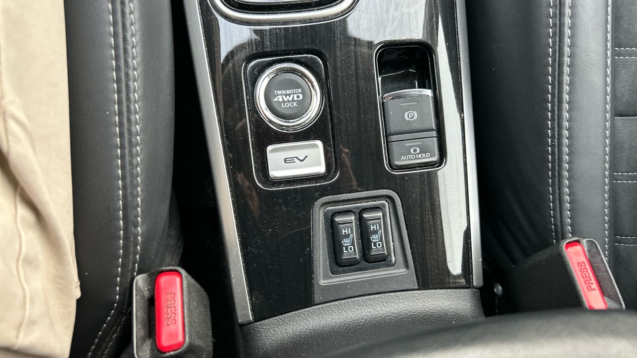 Mitsubishi Outlander 2.0 PHEV KAITEKI AUTO 4WD 203 5P